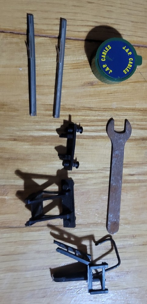 00 Gauge, Triang Spares