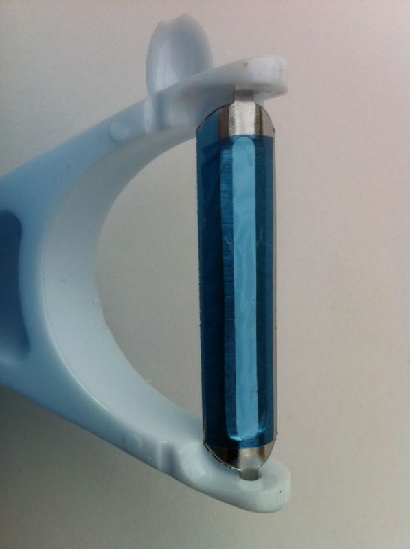 2 Pillsbury Kitchen Fruit Vegetable Peeler Blue White NEW