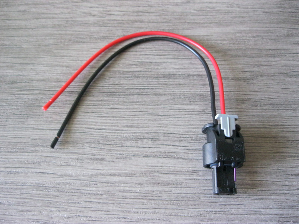 AUDI Battery Monitoring Module / Cable Connector Pigtail Plug Socket 4F0973702