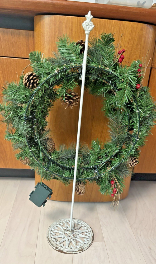 21" Artificial Christmas Wreath w/Pinecones and 9 different light settings