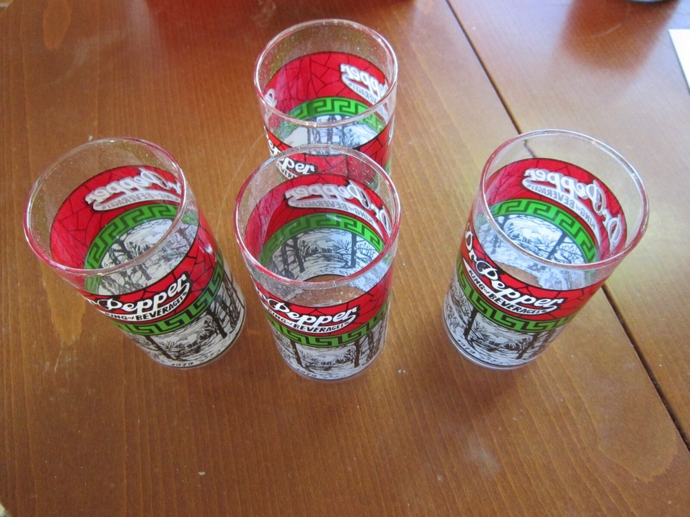 VINTAGE DR.PEPPER DRINKING GLASSES