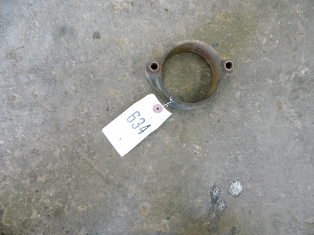John Deere 2010 tractor starter adapter bracket  Tag #634