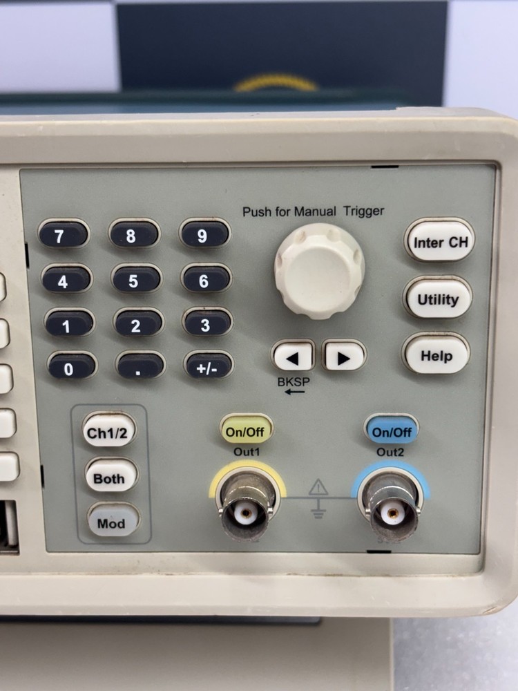 Tektronix AFG1022 Arbitrary Function Generator, 25MHz - 125MS/s