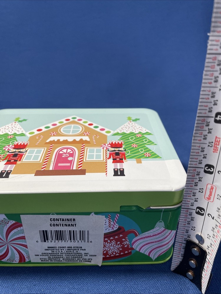 Super Cute Nutcrackers/Christmas Trees/Gingerbread House Tin Lunch Box W/Handle