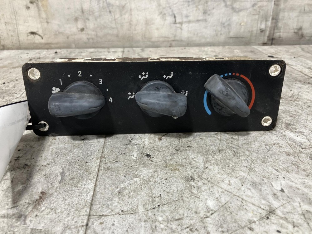 Freightliner M2 106 Heater A/C Temperature Controls - Used
