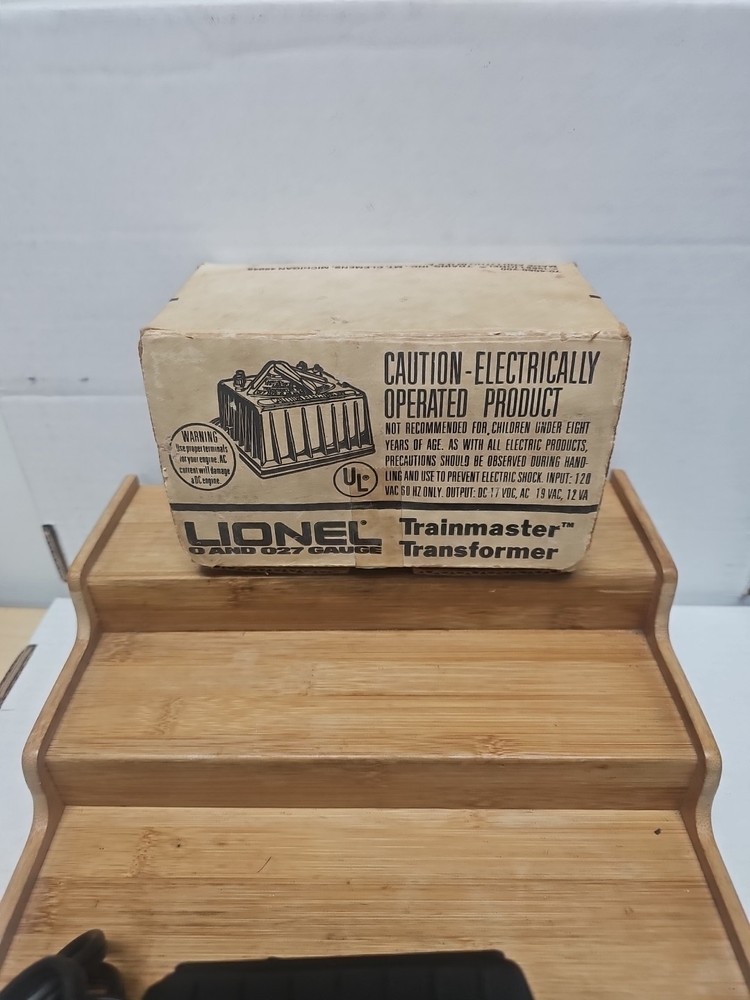 Lionel Trainmaster Transformer 4060 A.C-D.C ORIGINAL BOX, PAPERWORK.