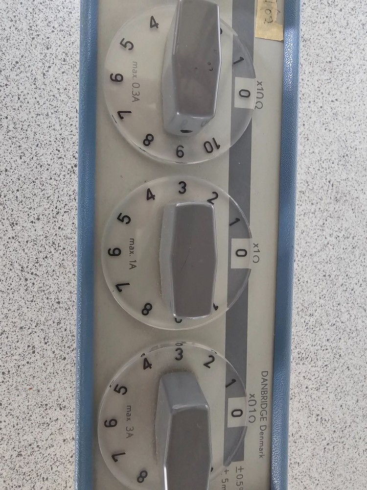 Danbridge precision Resistance decade box 0 - 11 kOhm