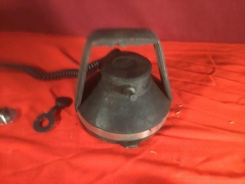 Handhield Portable Boat Spotlight With Connectors Marked AAA