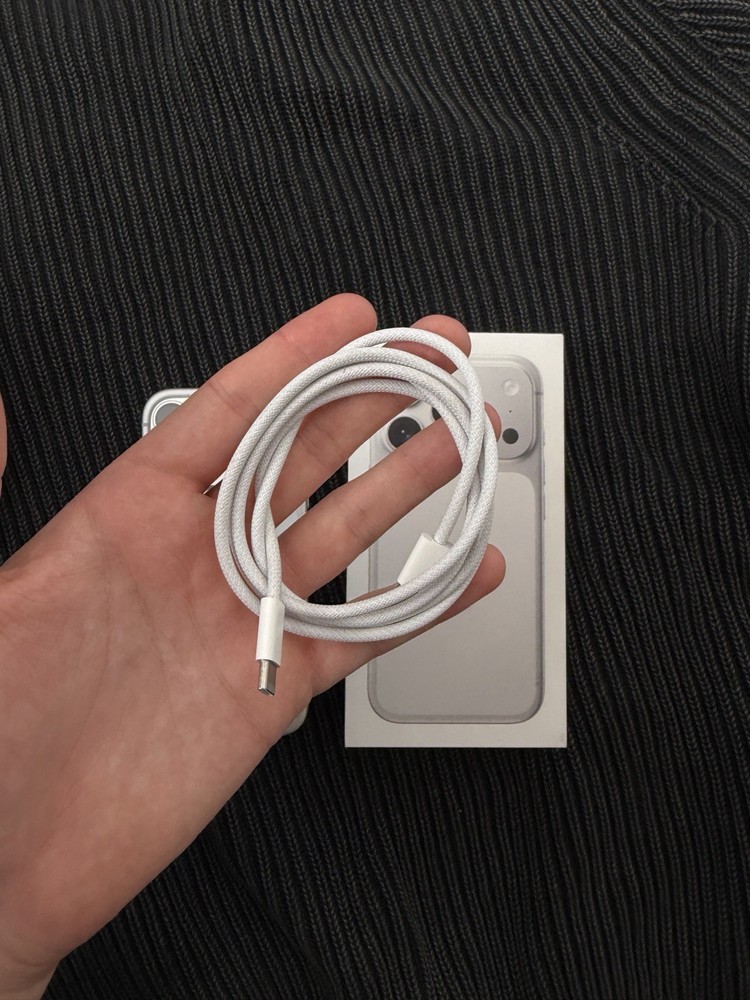 Apple iPhone 17 Pro Silver 256GB USB-C eSIM with Box & Accessories