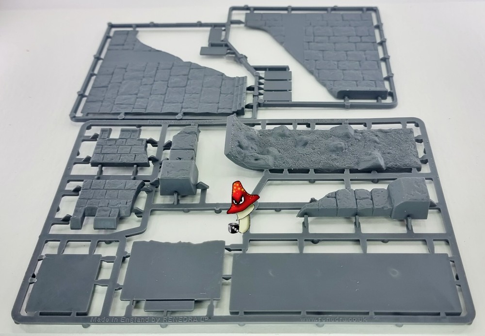 Renedra Breached Castle Wall Sections 28mm 1/56 Scale Plastic wargames scenery