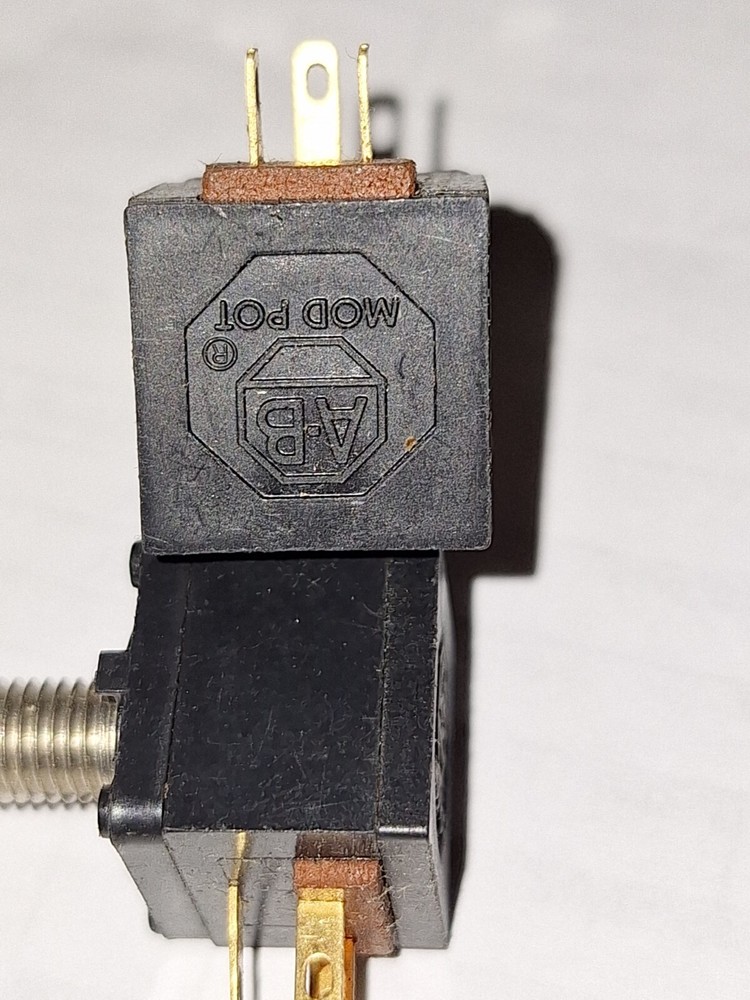 Potentiometer Allen Bradley 401286-15E
