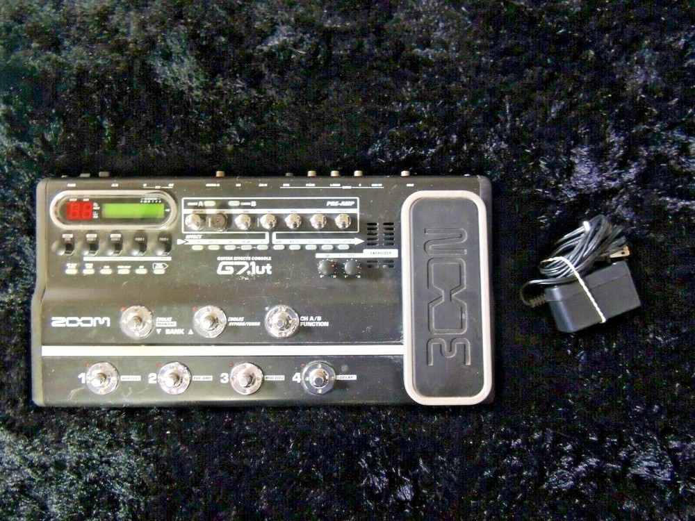 Zoom G7.1uT Tube Multi Effects Pedal Processor w/Power Supply