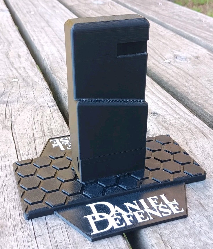 Sporting Rifle Display / Table Stand Daniel Defense