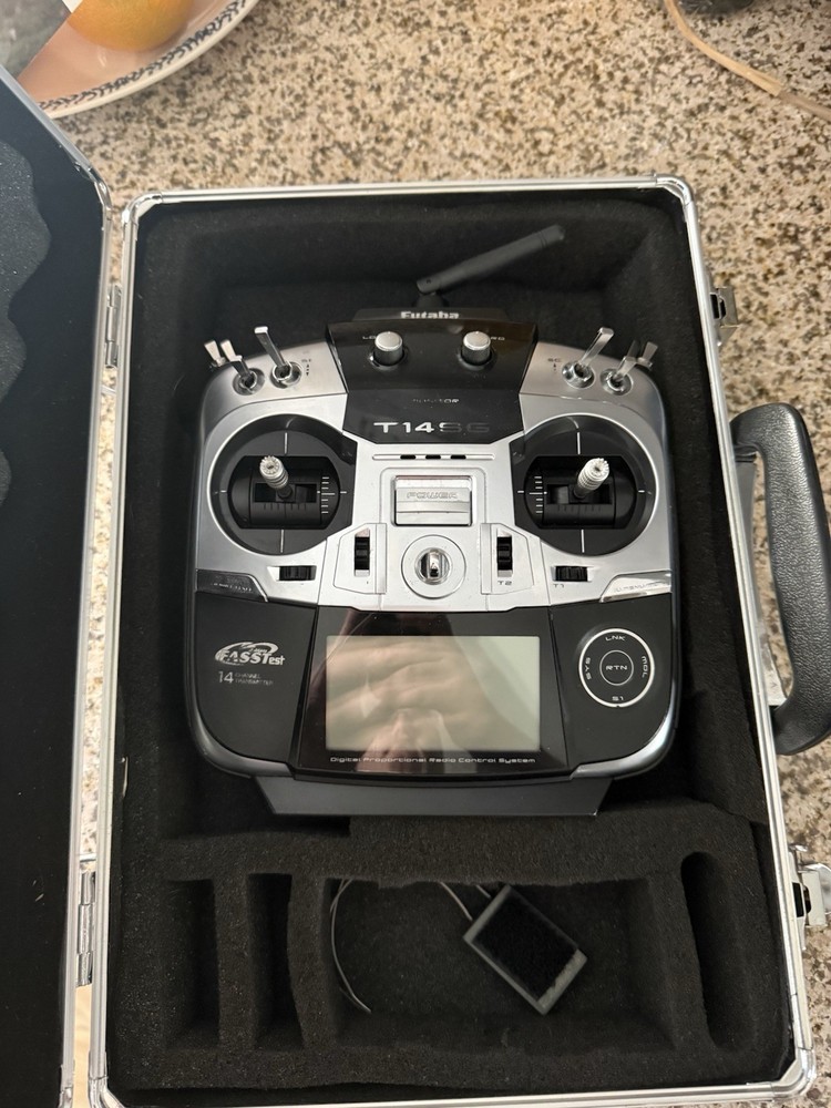 Futaba 14SG 14 Channel Transmitter - With Receiver and Case
