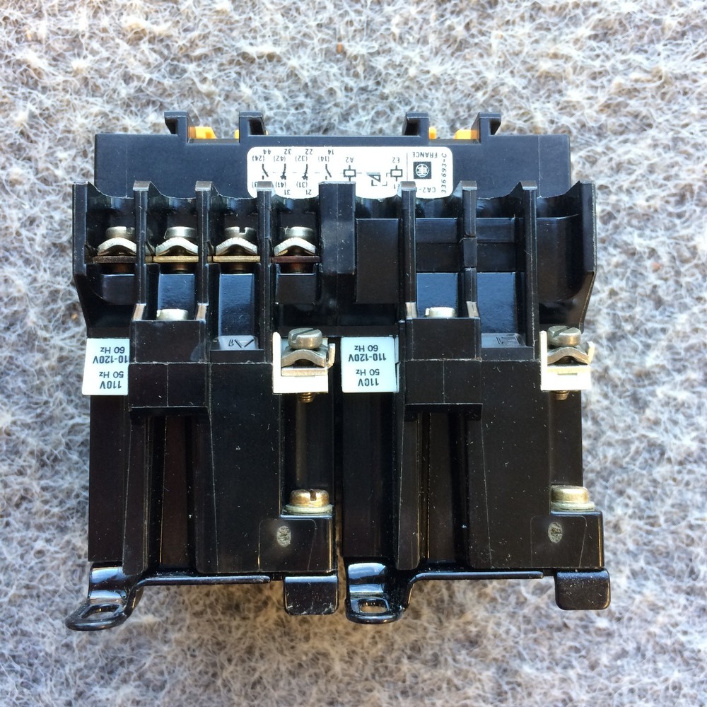 SCHNEIDER ELECTRIC CA2-DK122K / CA2DK122K NOS * Ships Fast *
