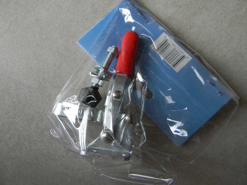 Small toggle clamp, 100 lb. holding capacity