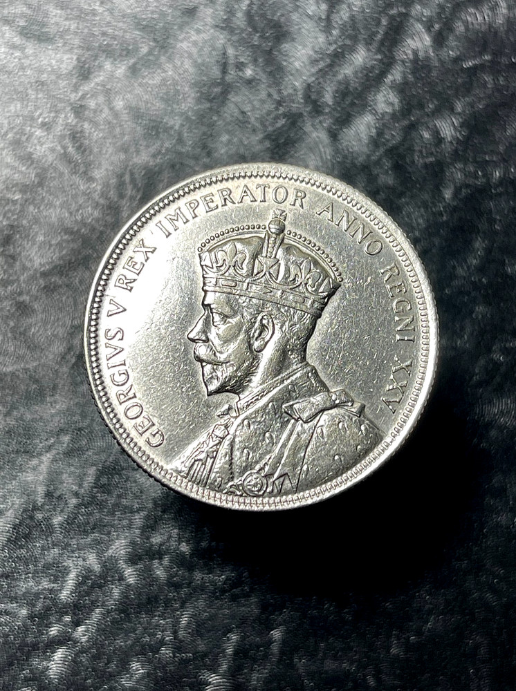 Exceptional-1935 Canada SILVER Dollar-Very HIGH Grade-GEM BU