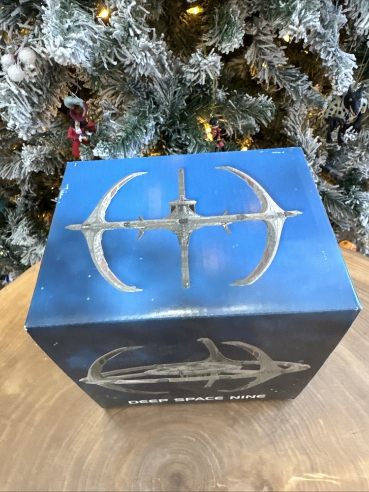Deep Space 9 Star Trek Model New In Box By Eaglemoss