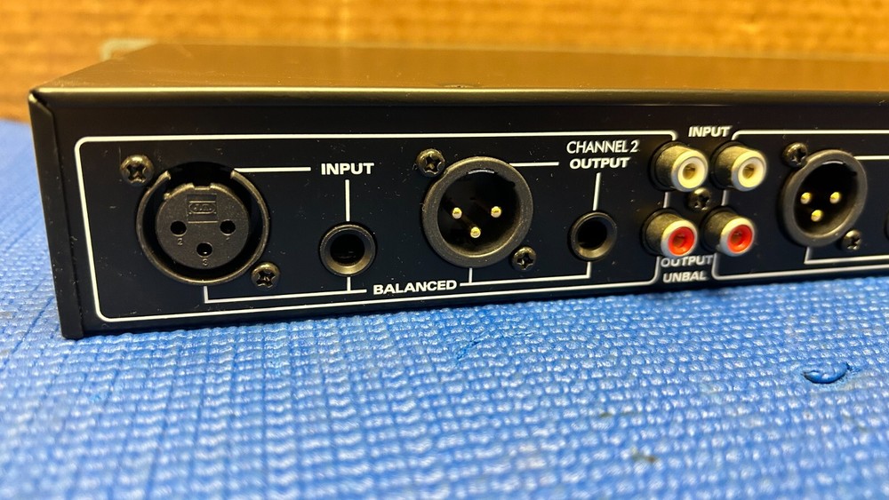 APPLIED RESEARCH AND TECHNOLOGY MODEL 441 EQUALIZER