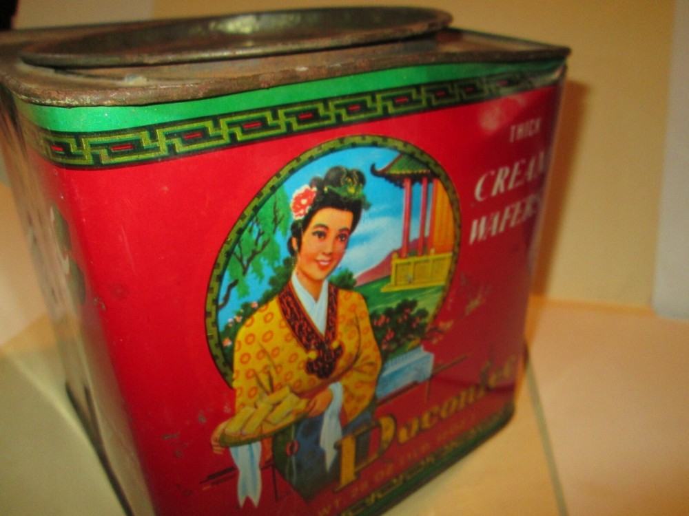 PACONFEC HIGH CLASS BISCUITS CREAM WAFERS BISCUIT TIN - Measures 7" Square