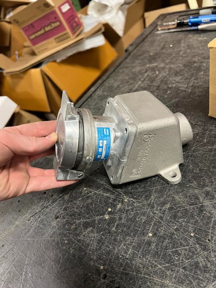 Cooper Crouse-Hinds ARE3422 Receptacle Assembly New