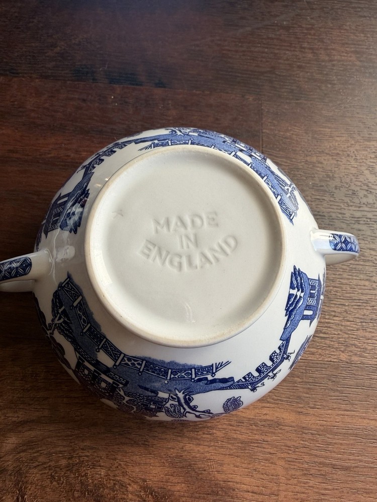 Blue White Willow Pattern Ceramic Sugar Bowl with Lid Handles Glossy Finish
