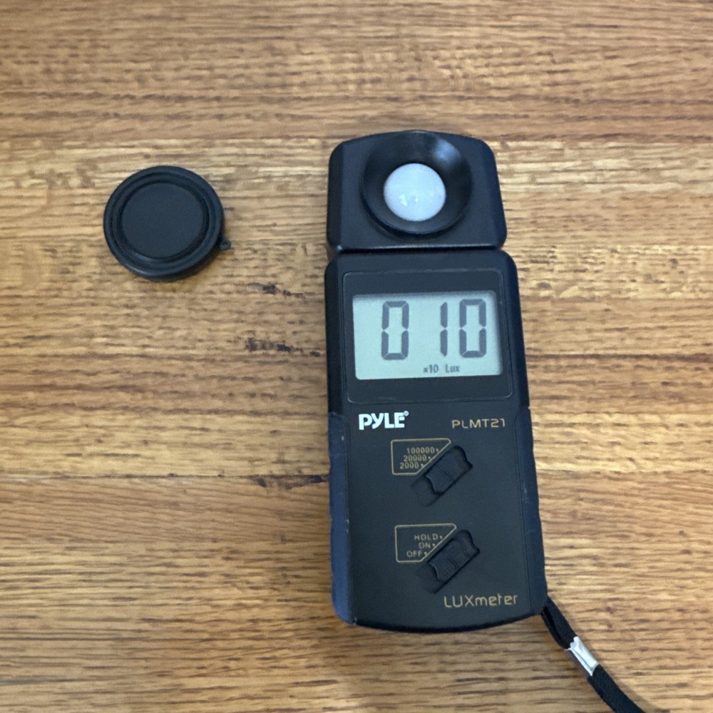 Pyle PLMT21 Handheld Lux Light Meter Photometer with 20000 Lux Range Per Second