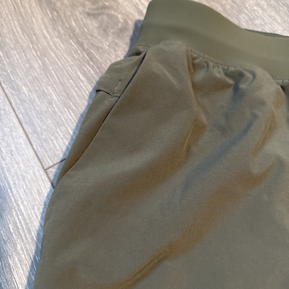 Size XL - Lululemon Lightweight Unlined Shorts - Black