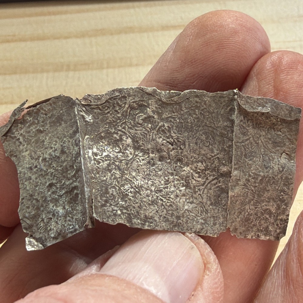 Silver 1.52g Post Med. Decorated Silver Sheeting. Please Read Description LD189p