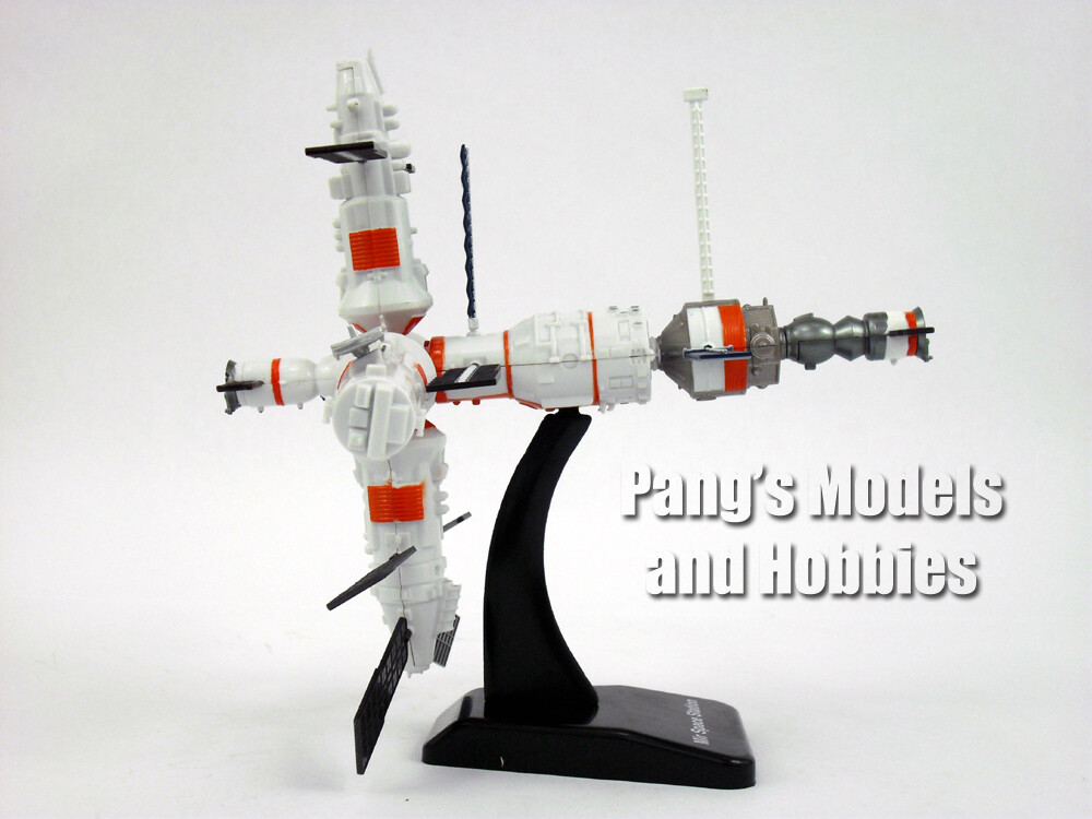 Mir Space Station Space Adventure Kit by NewRay - Assembly Required
