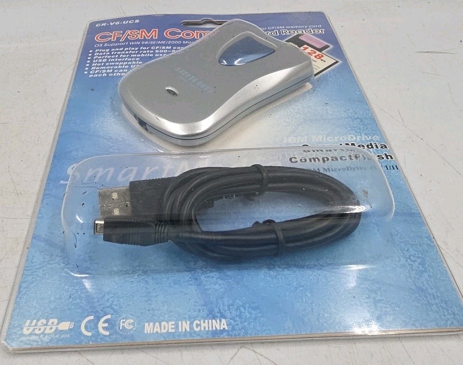 CF/SM Combo Card Reader CR-V6 UCS Flash Card Reader Brand New Sealed Package