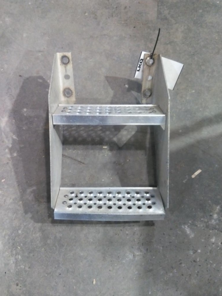 Replaces 2007 INTERNATIONAL 9400I FRAME STEP , MN