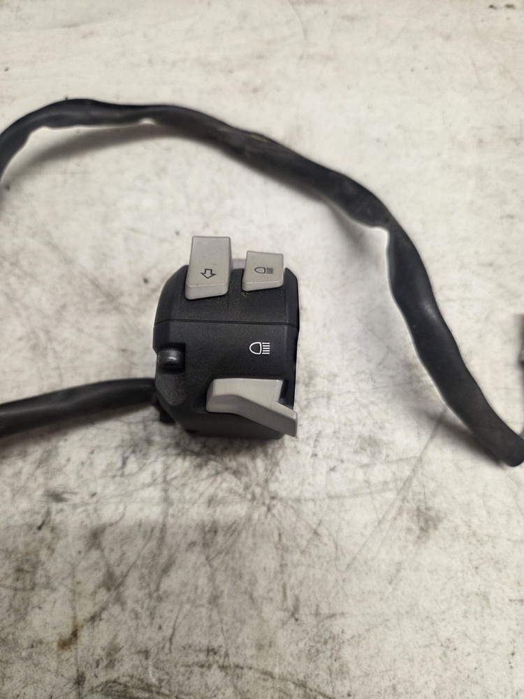 17 - 21 2018 Ducati Supersport S left handlebar switch
