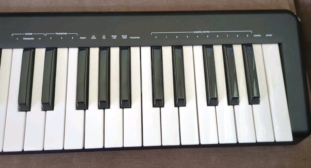 Alesis Q49 MKII 49-Key USB-MIDI Keyboard Controller (READ DESCRIPTION)