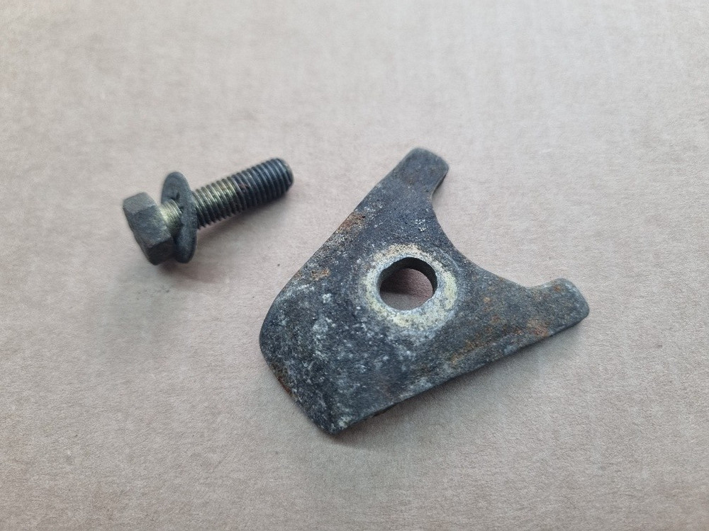 RENAULT 5 GT TURBO USED DISTRIBUTOR SECURING CLAMP + MOUNTING FIXING BOLT