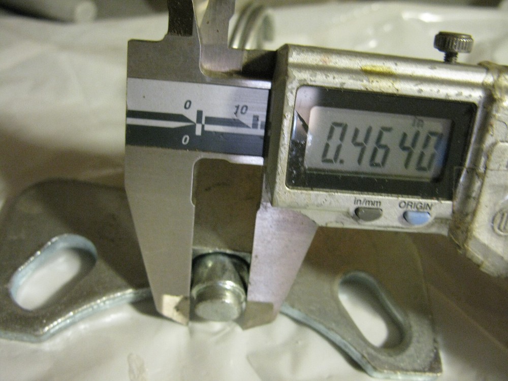 15/32 .46 1/2" Spring release pull pin bolt on door latch