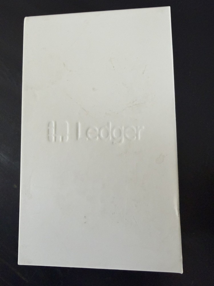 Ledger - Nano X Crypto Hardware Wallet - Bluetooth -