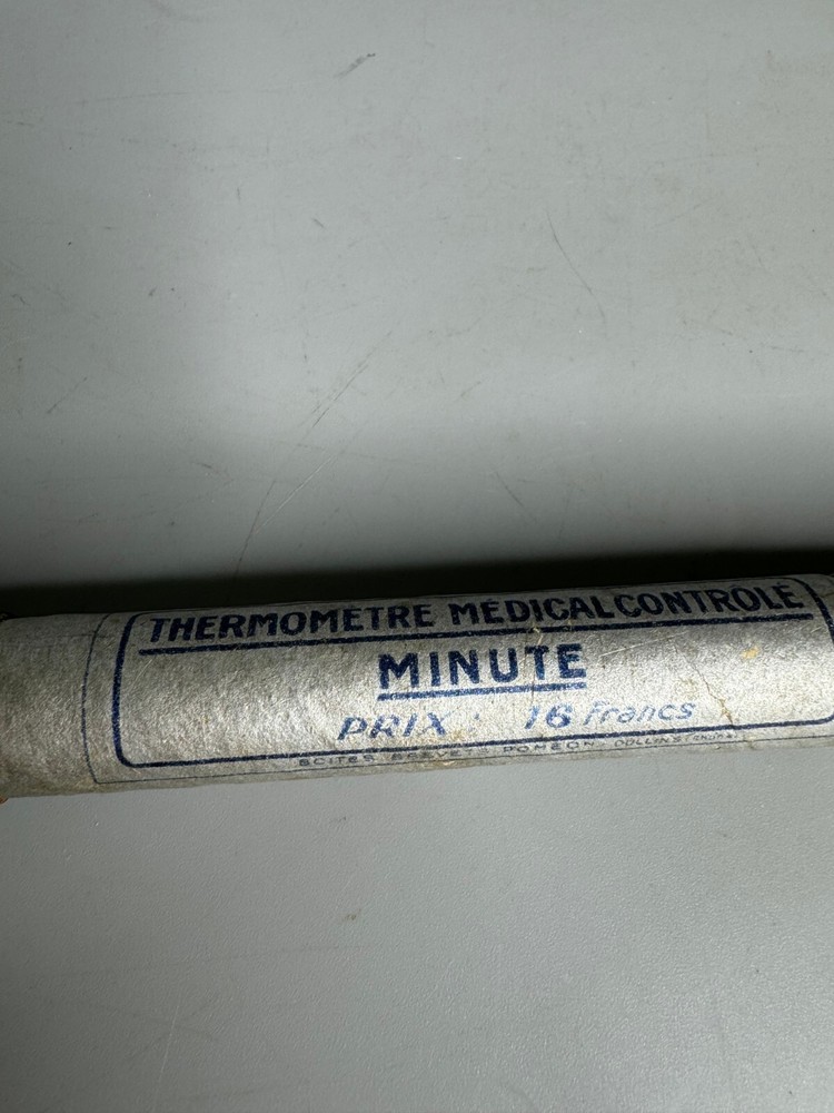 French vintage empty medical thermometer box