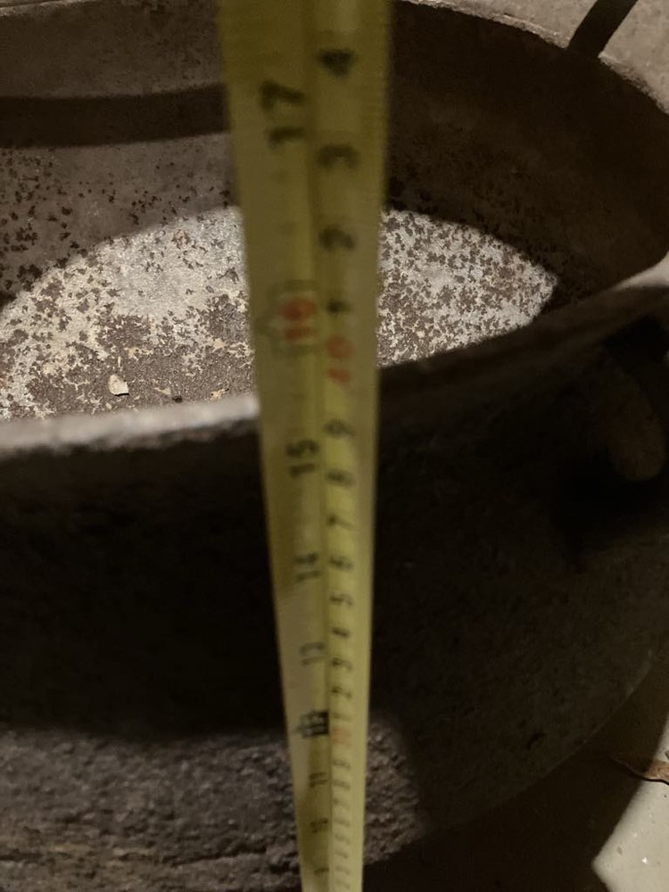 Antique 15gallon Cast Iron Tripod Cauldron