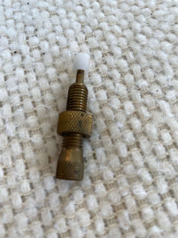 Pressure Plunger Archery Rest