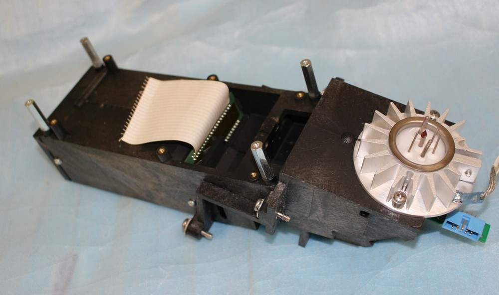 Headwall Head Wall Photonics 1002A-00133 with light source