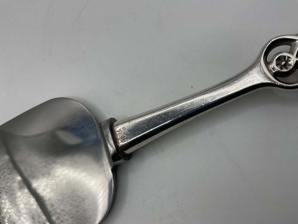 Ringebu by David Andersen .830 handle Norwegian Silver Pastry Server 10 1/2"