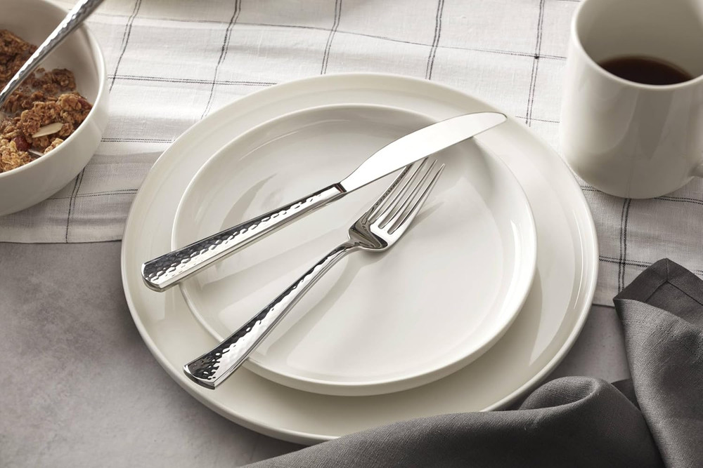 899204 24 Seven White 18-Piece Dinnerware Set, Service for 6