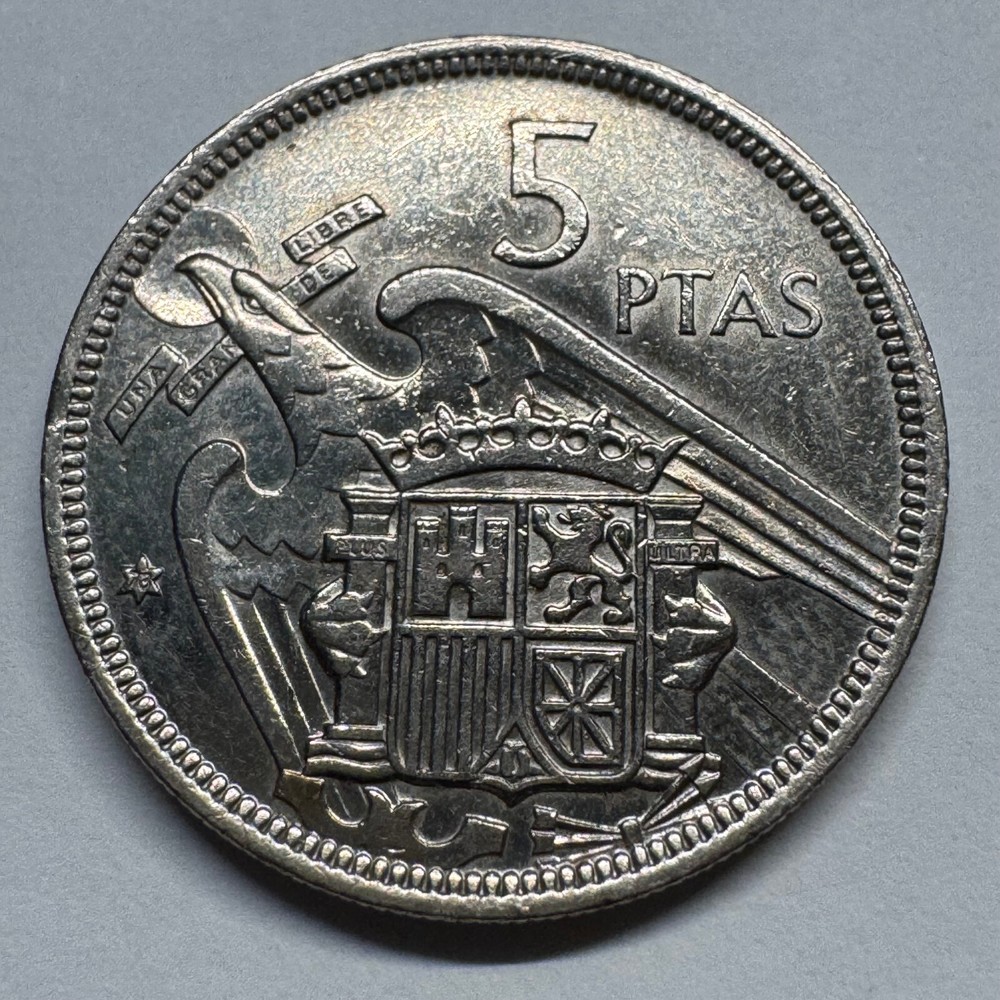 1973 Spain 5 Pesetas - Beautiful Coin - #B-068