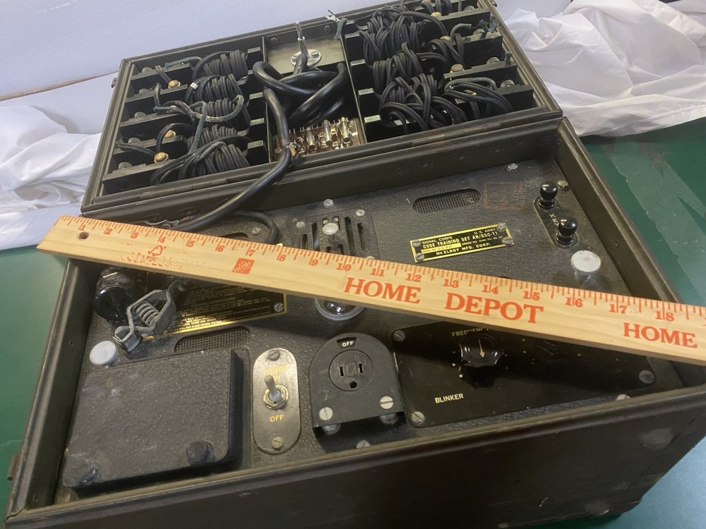 Signal Corps U.S. ARMY Code Training Set AN/GSC-t1