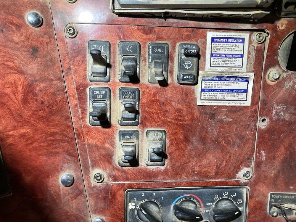 International 5500I SWITCH Dash Panel - Used