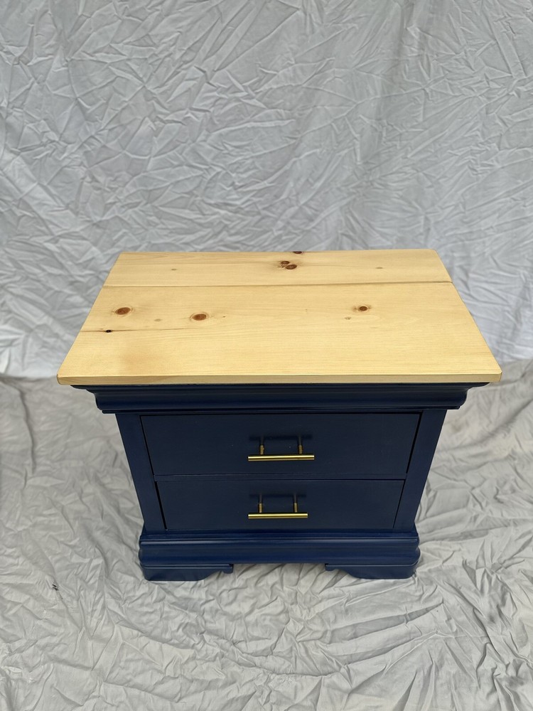 solid wood nightstand set of 2