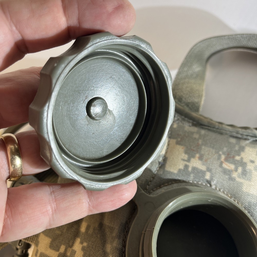 Molle II Hydration System Carrier WITH 100oz/3L Bladder ACU