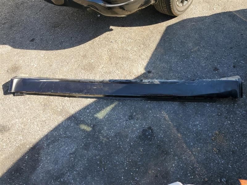 RIGHT BLK ROCKER PANEL MOULDING OEM 2016 DODGE DURANGO
