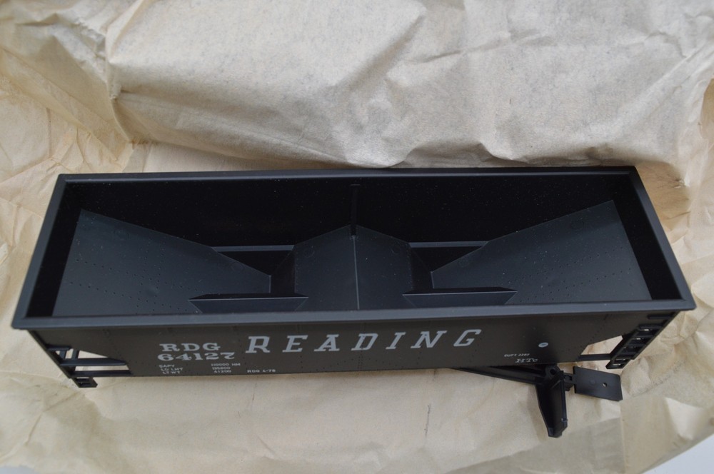 Weaver 977 Reading 2 Bay Coal Car Kit O Scale 64127